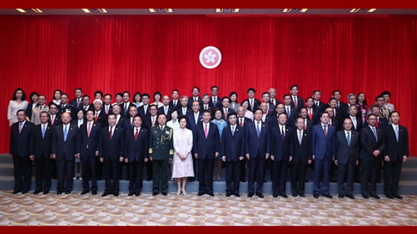 習近平會見香港特別行政區(qū)新任行政、立法、司法機構負責人