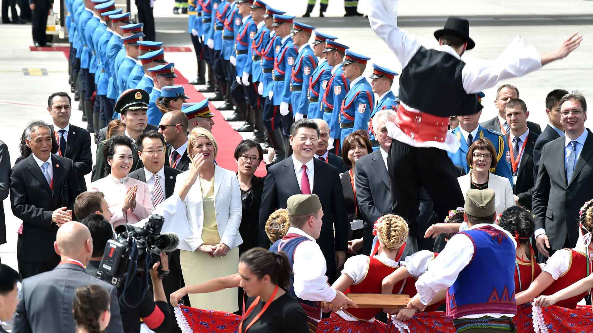習(xí)近平抵達(dá)貝爾格萊德 開始對(duì)塞爾維亞共和國進(jìn)行國事訪問