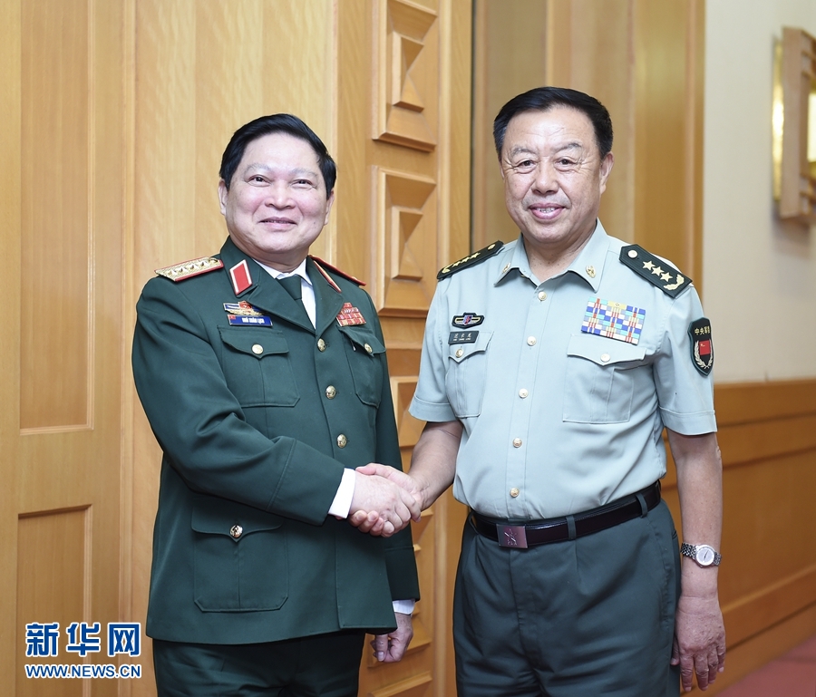 8月29日，中共中央政治局委員、中央軍委副主席范長龍在北京會見越南共產黨中央政治局委員、國防部長吳春歷。 新華社記者張領攝