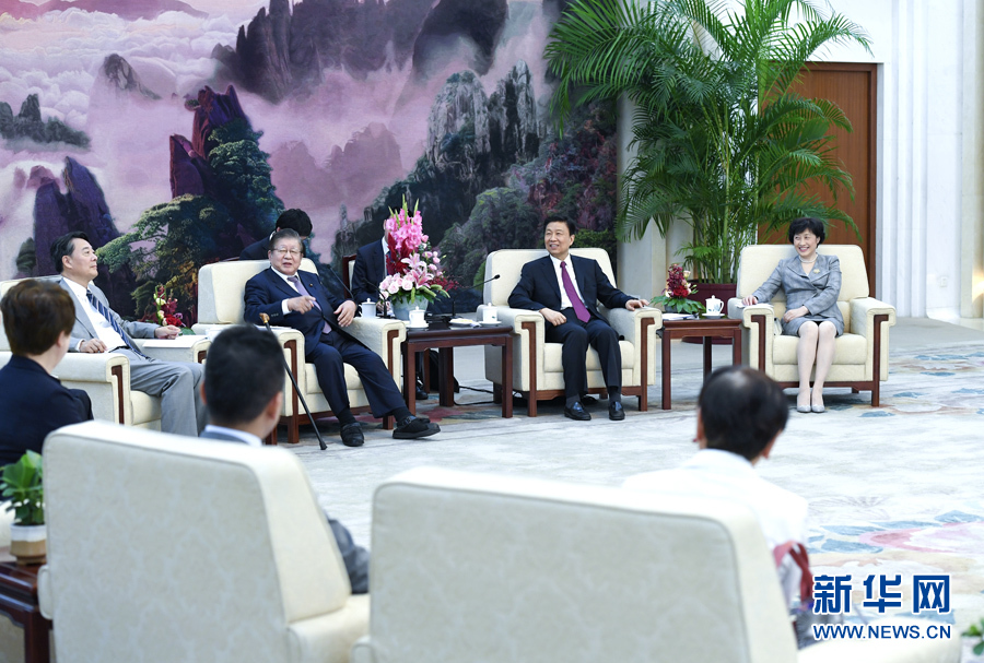 9月20日，國家副主席李源潮在北京會見由黨的最高顧問、前眾議長橫路孝弘率領(lǐng)的日本民進黨政治家代表團。 新華社記者 張領(lǐng) 攝 