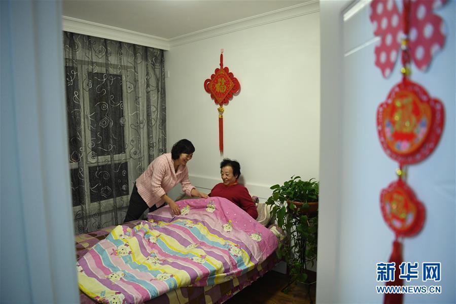 （新華全媒頭條·圖文互動(dòng)）（4）“英雄之妻”，為愛(ài)堅(jiān)守19年
