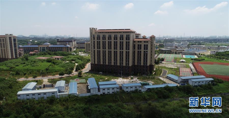 （在習近平新時代中國特色社會主義思想指引下——新時代新作為新篇章·圖文互動）（1）“我們給火箭做減重”——高?？萍紕撔逻M行時