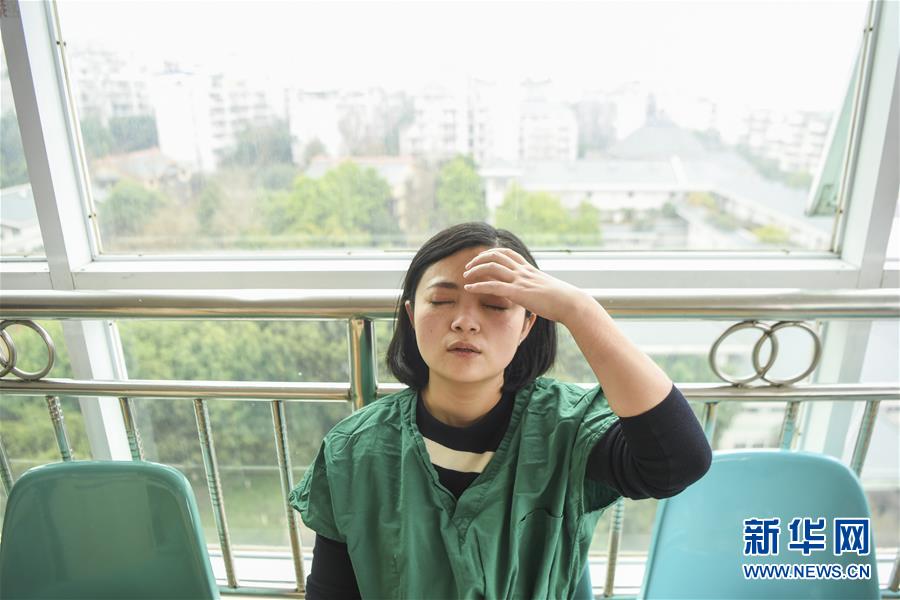 （一線抗疫群英譜·圖文互動）（8）“我已躬身入局，勢要共渡難關!”——戰“疫”一線醫生黃霞