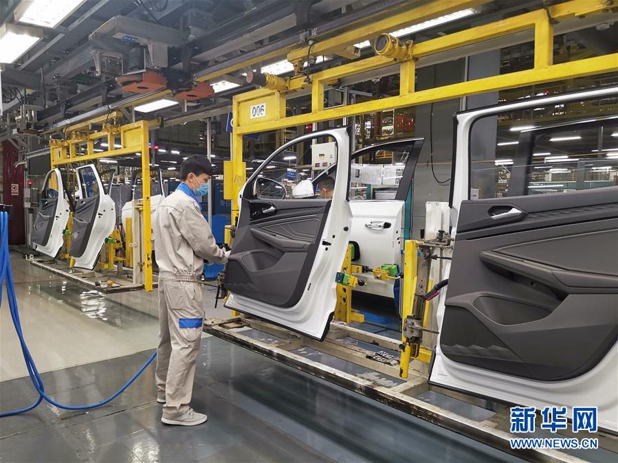 （在習近平新時代中國特色社會主義思想指引下——新時代新作為新篇章·習近平總書記關(guān)切事·圖文互動）（1）按下復工復產(chǎn)“快進鍵”