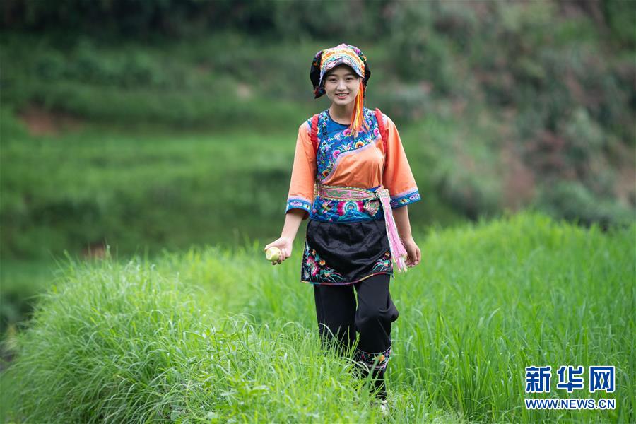 （新華全媒頭條·走向我們的小康生活·圖文互動）（4）那山，那人，那苗寨——十八洞村三代人的奮斗史