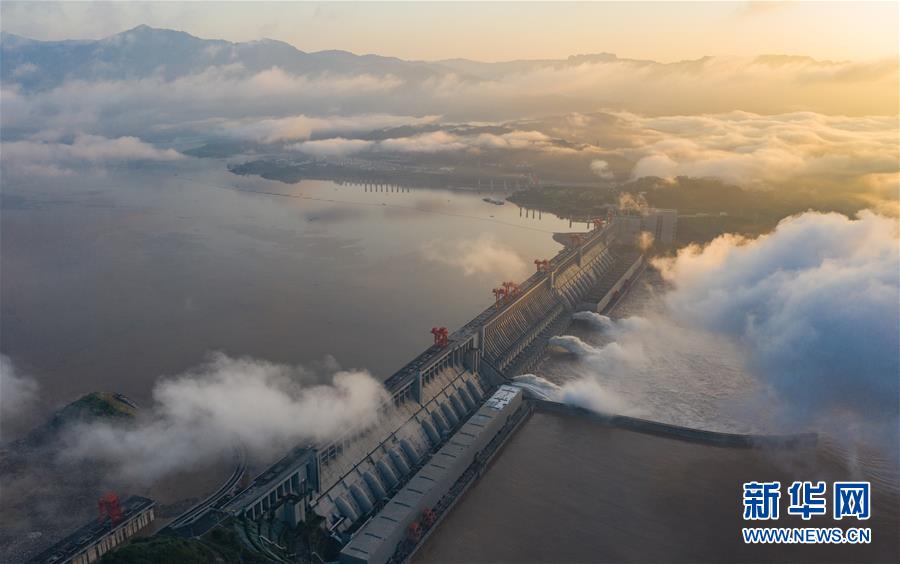 #（防汛抗洪·圖文互動(dòng)）（2）三峽水庫(kù)有效攔蓄長(zhǎng)江2020年第3號(hào)洪水削峰達(dá)36.7%