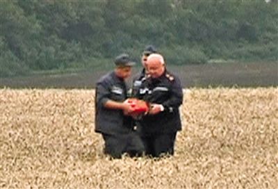 烏反政府武裝20日表示，他們已經找到了疑似客機黑匣子的物體。