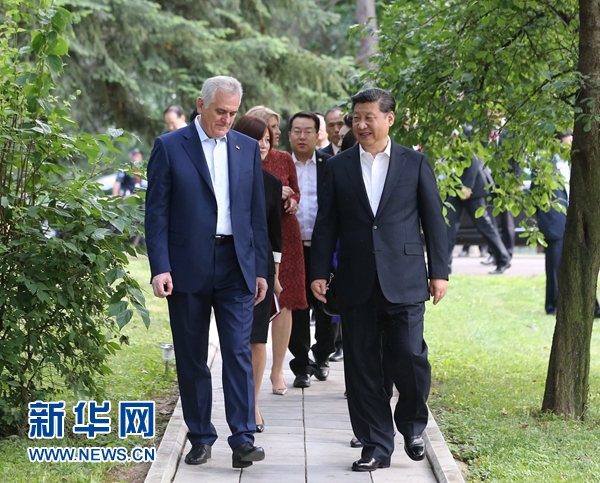 當?shù)貢r間6月17日，國家主席習近平同塞爾維亞總統(tǒng)尼科利奇在貝爾格萊德舉行會晤。 新華社記者 丁林 攝 