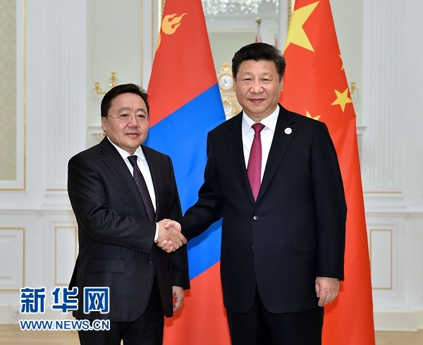 6月23日，國家主席習近平在塔什干會見蒙古國總統(tǒng)額勒貝格道爾吉。 新華社記者李濤攝
