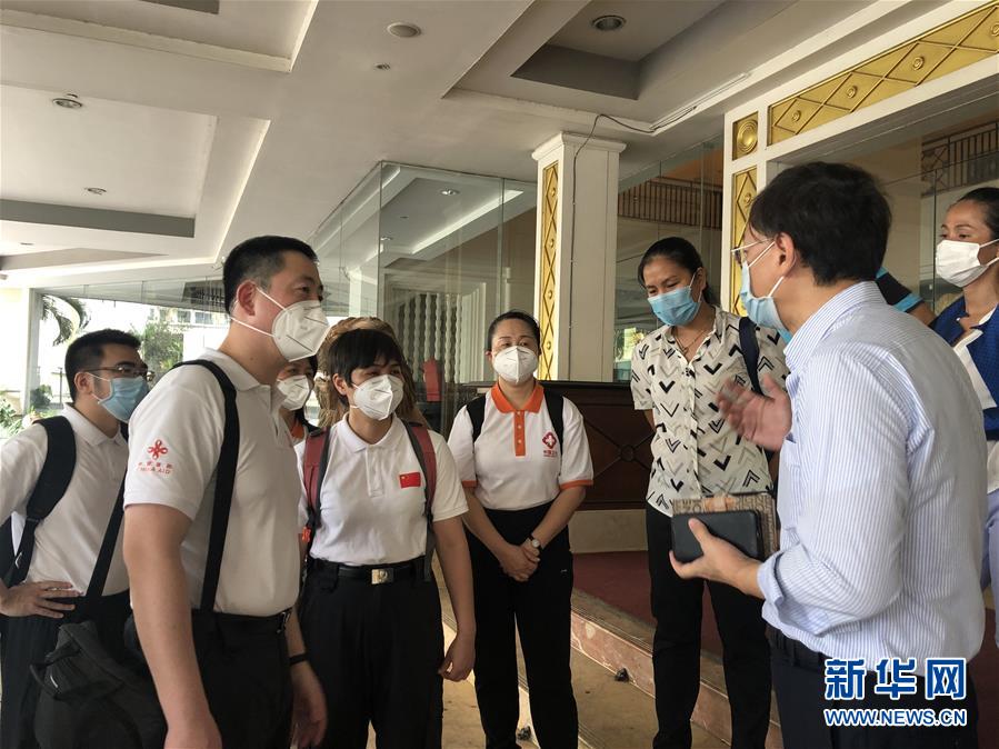 （國際疫情·圖文互動）（6）“工作忙碌又細(xì)致，經(jīng)驗(yàn)豐富又專業(yè)”——一名柬埔寨青年眼中的中國援柬抗疫醫(yī)療專家組