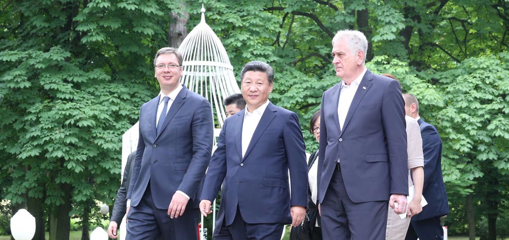 習近平出席塞爾維亞總統尼科利奇、總理武契奇共同舉行的午宴